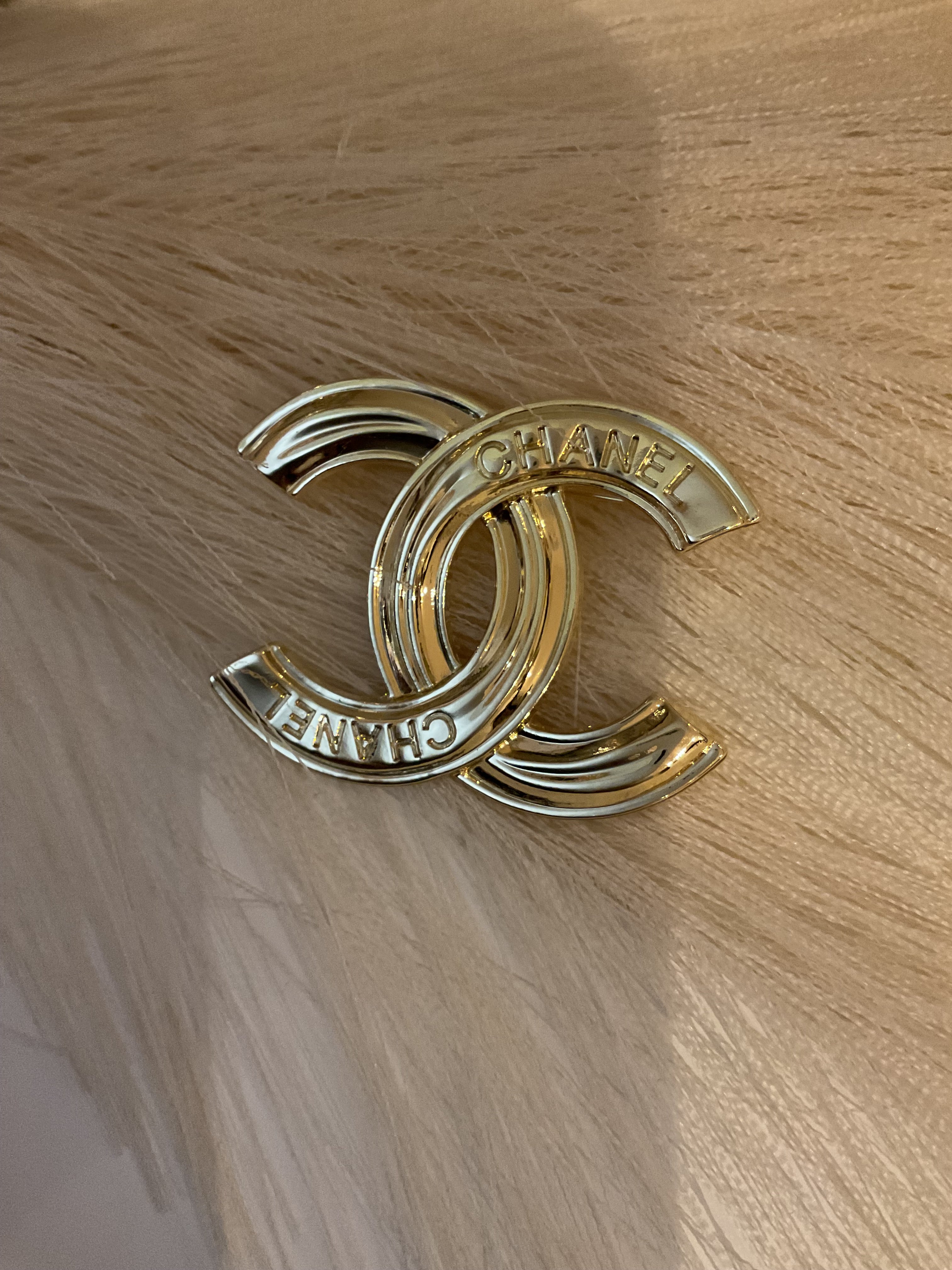 Broche