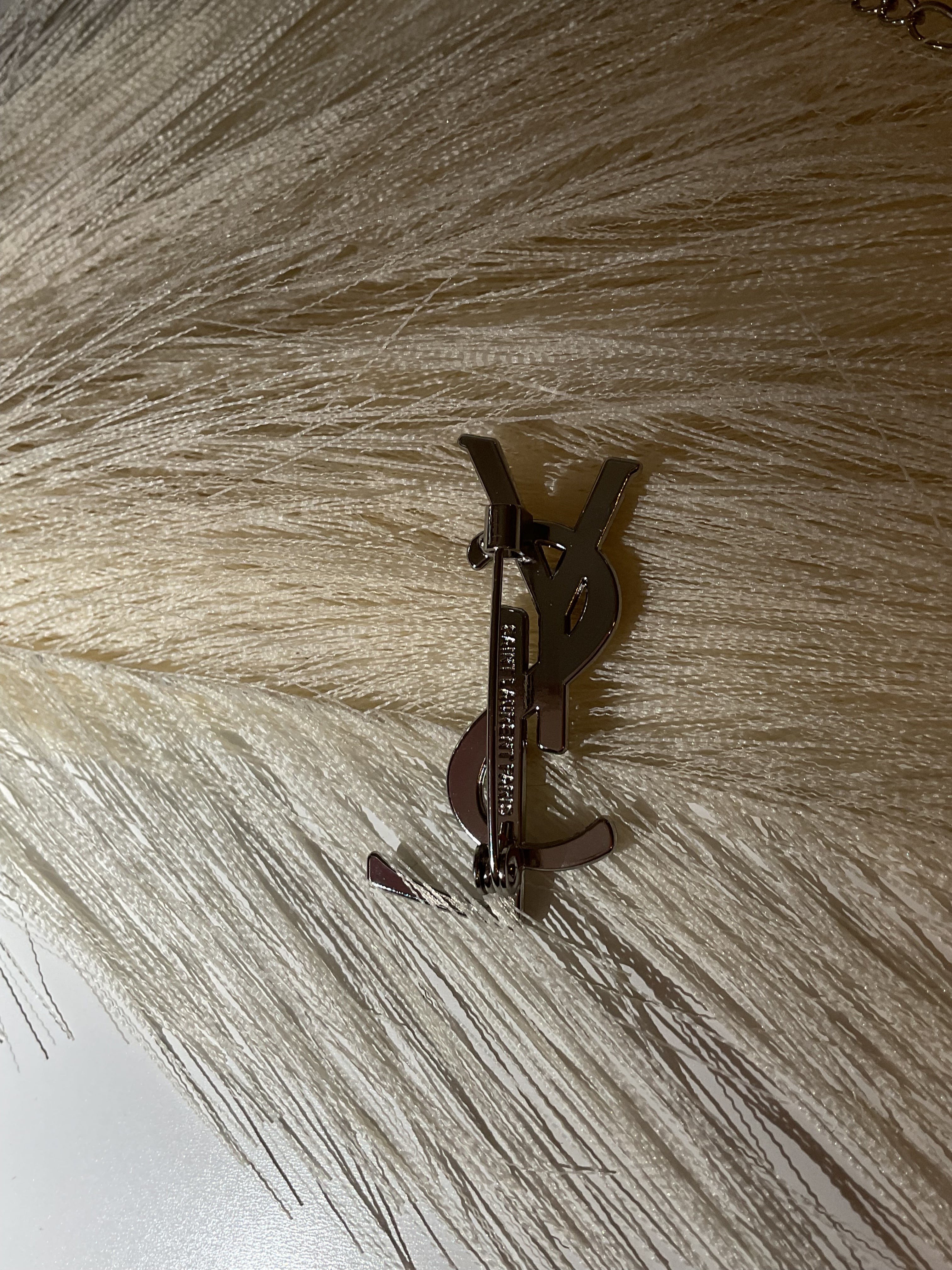 Broche