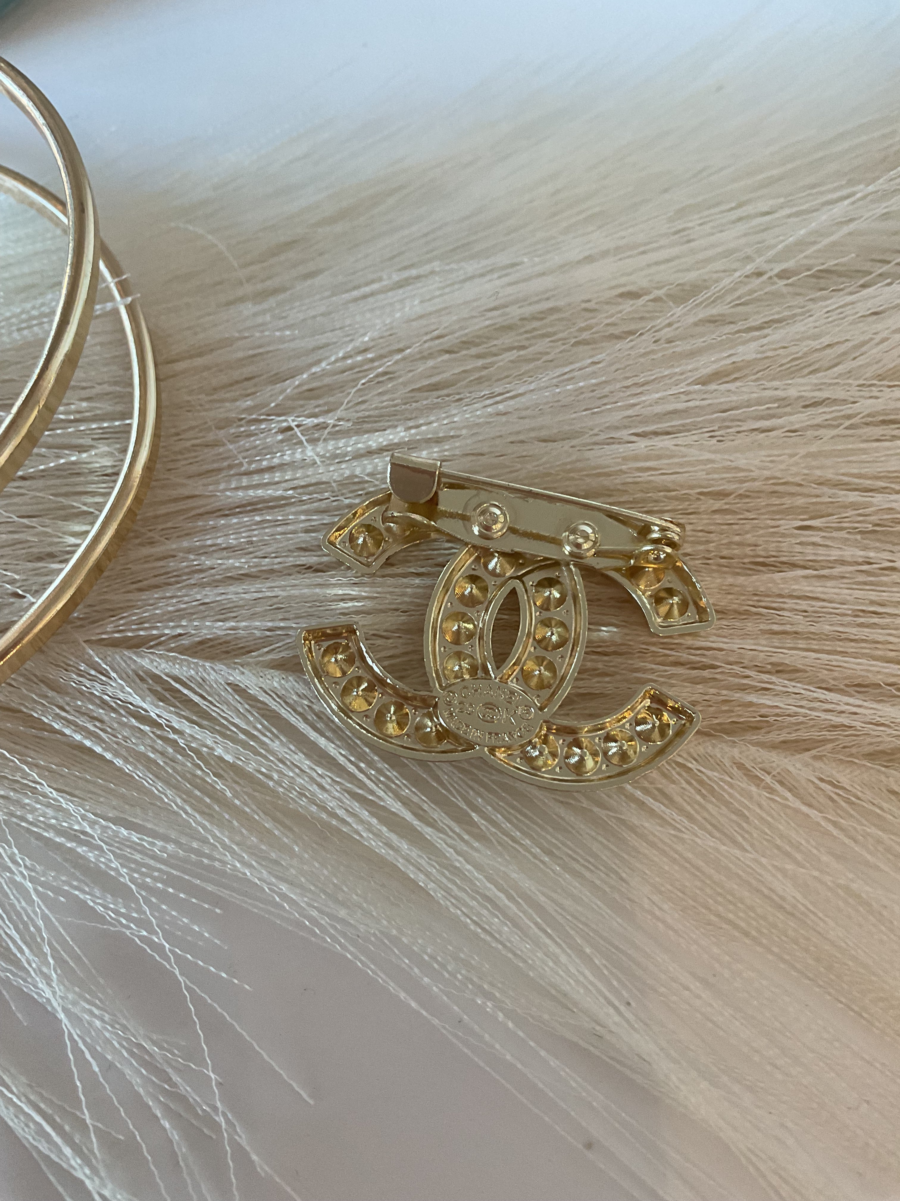 Broche