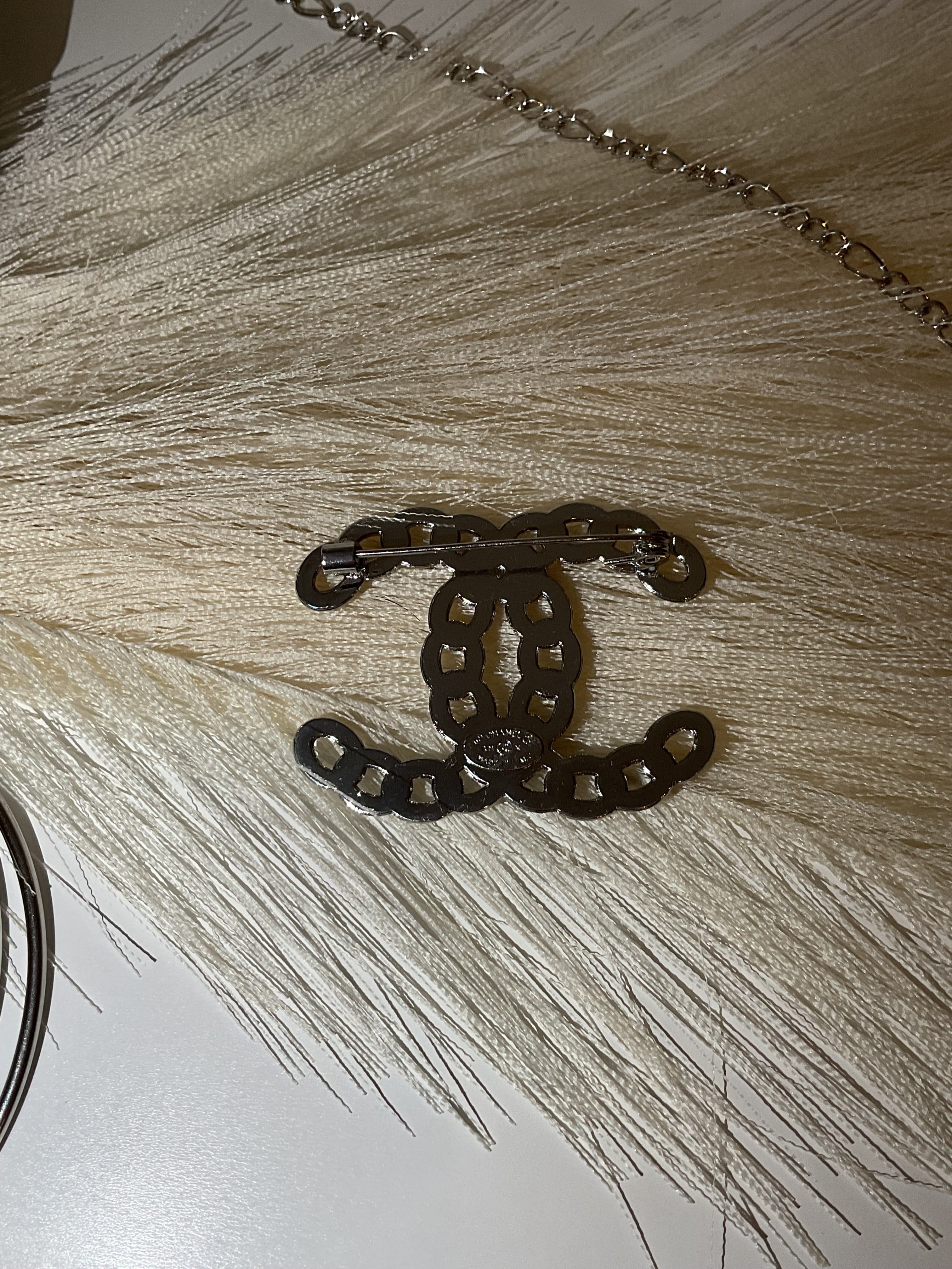 Broche