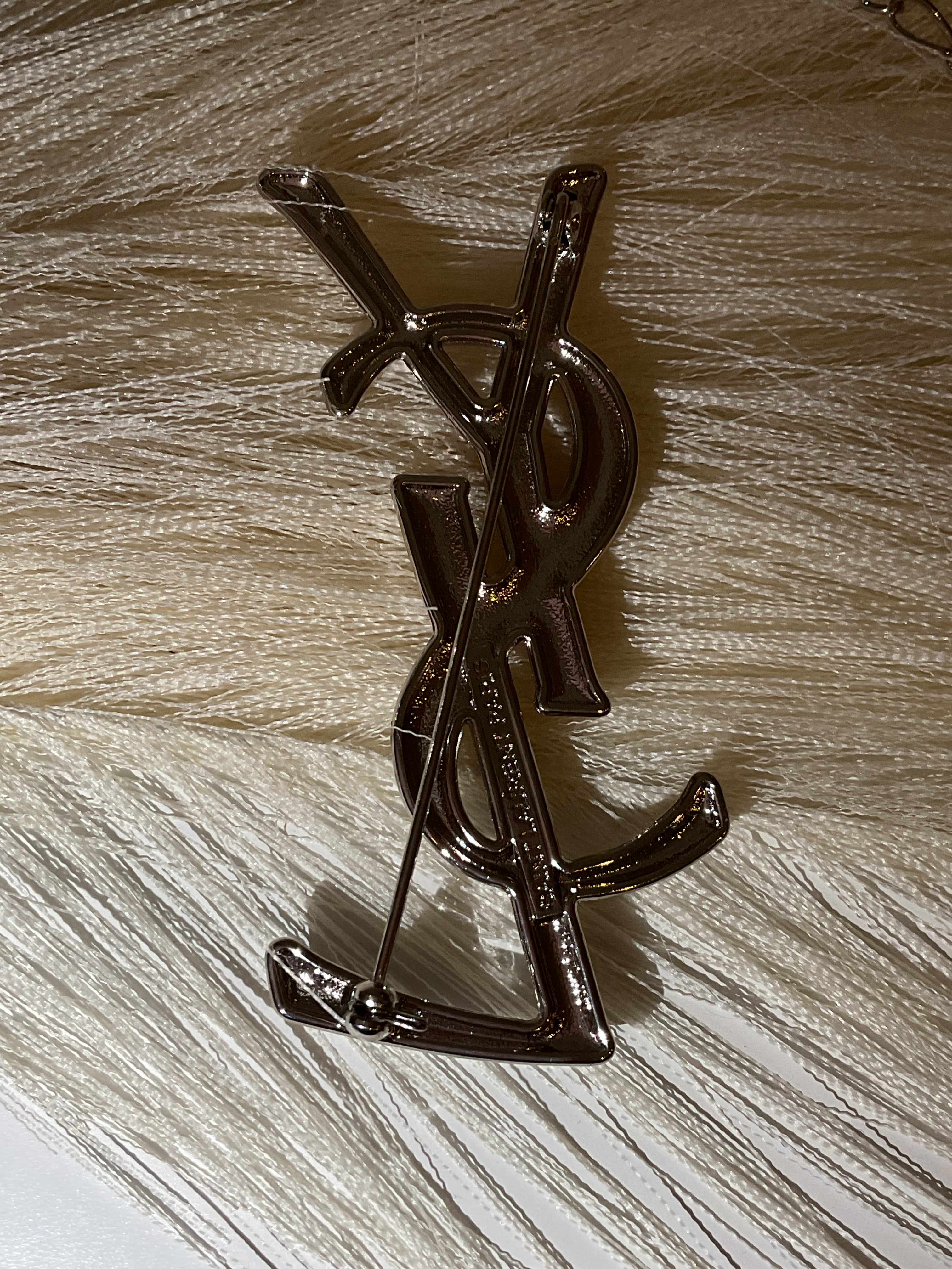 Broche