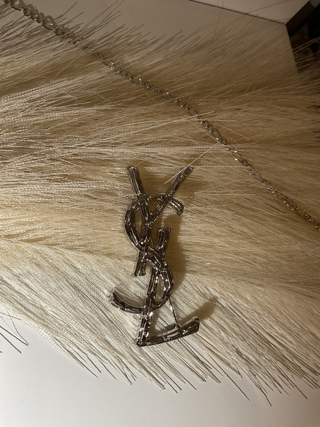 Broche