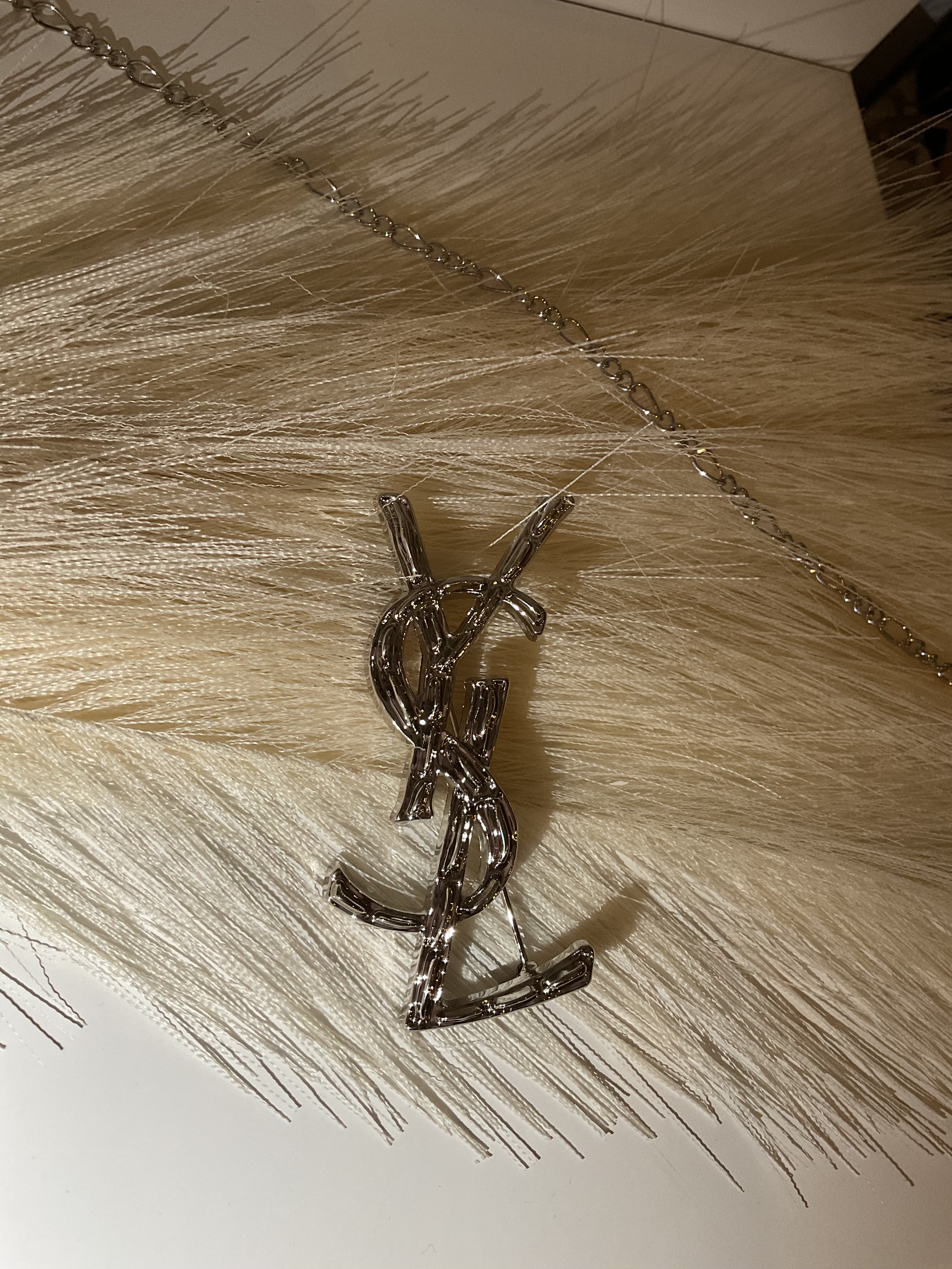Broche