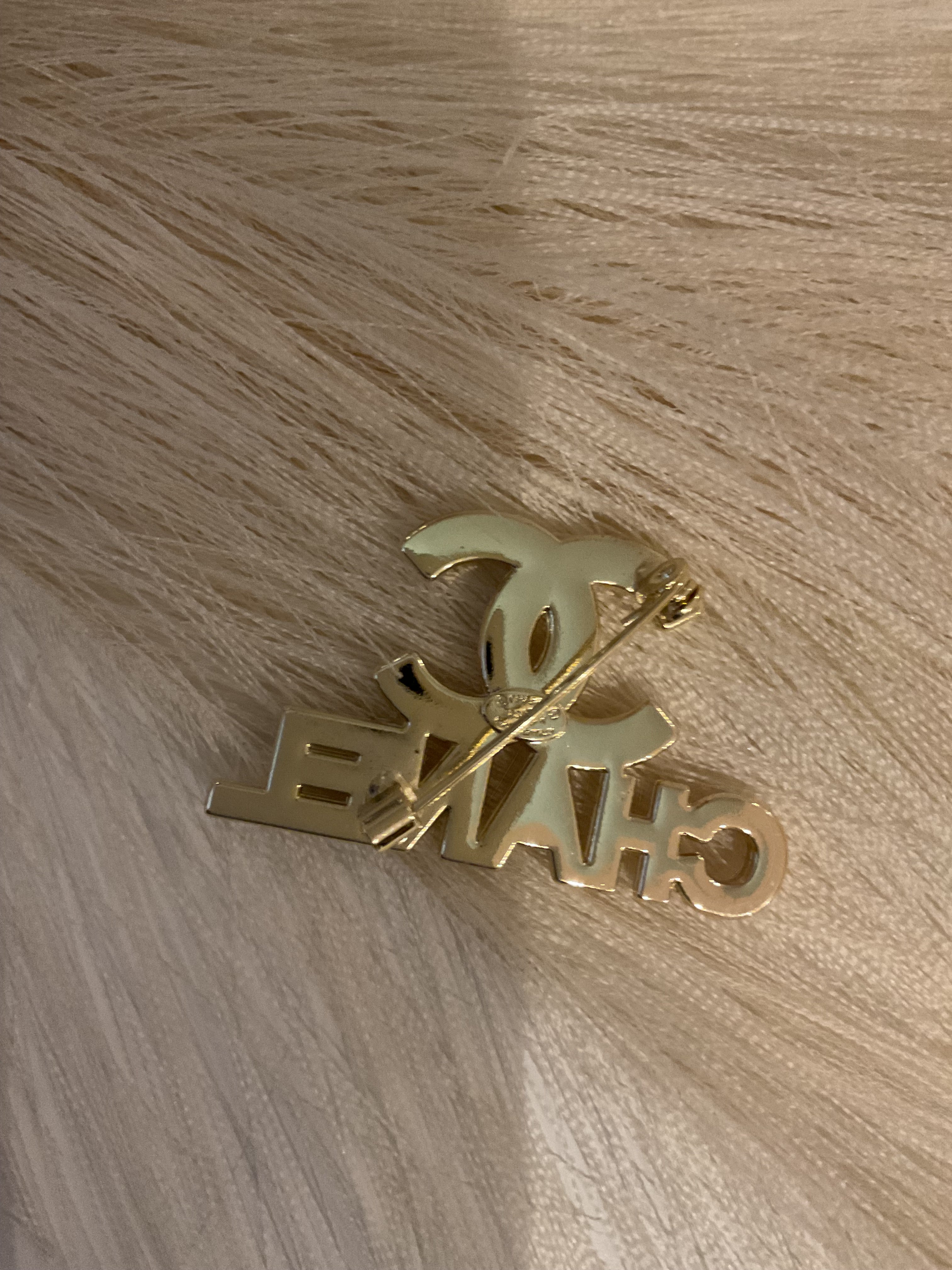 Broche